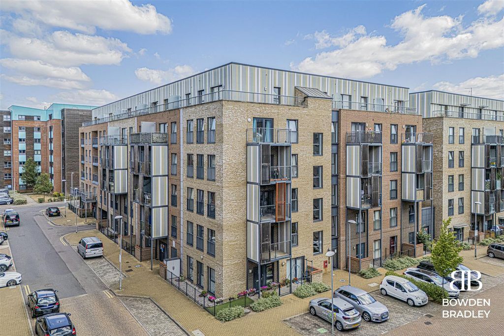 Property photo 1 of 12 Front