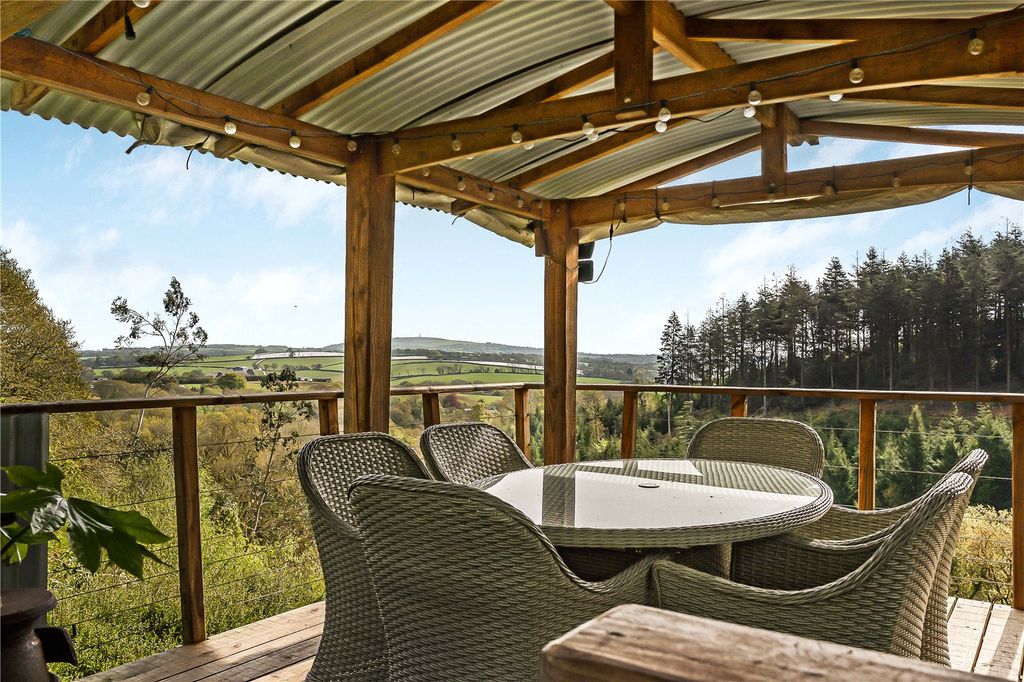 Property photo 2 of 39 Lookout