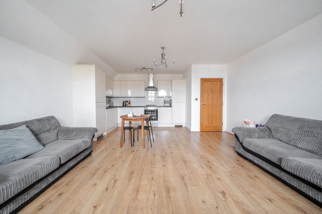 Property photo 1 of 11 Picture No. 15