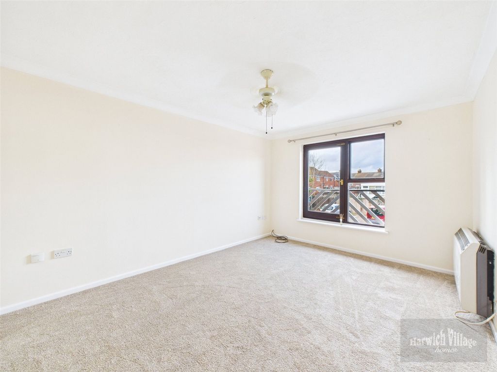 Property photo 2 of 13 Picture 2