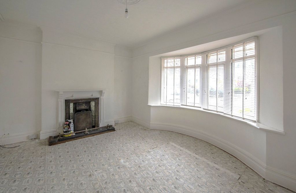 Property photo 2 of 18 Picture No. 21