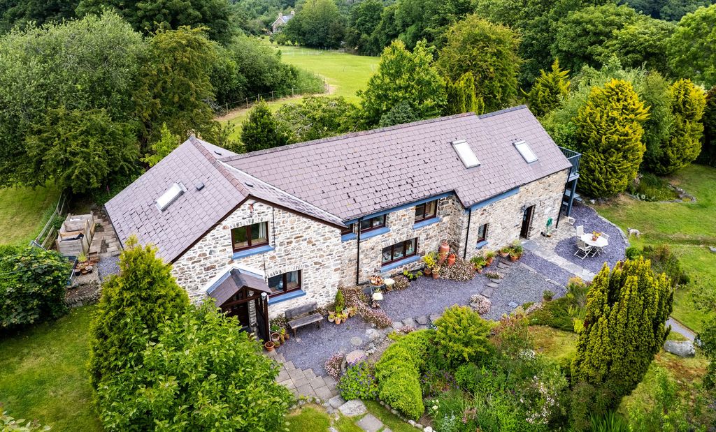 Property photo 1 of 33