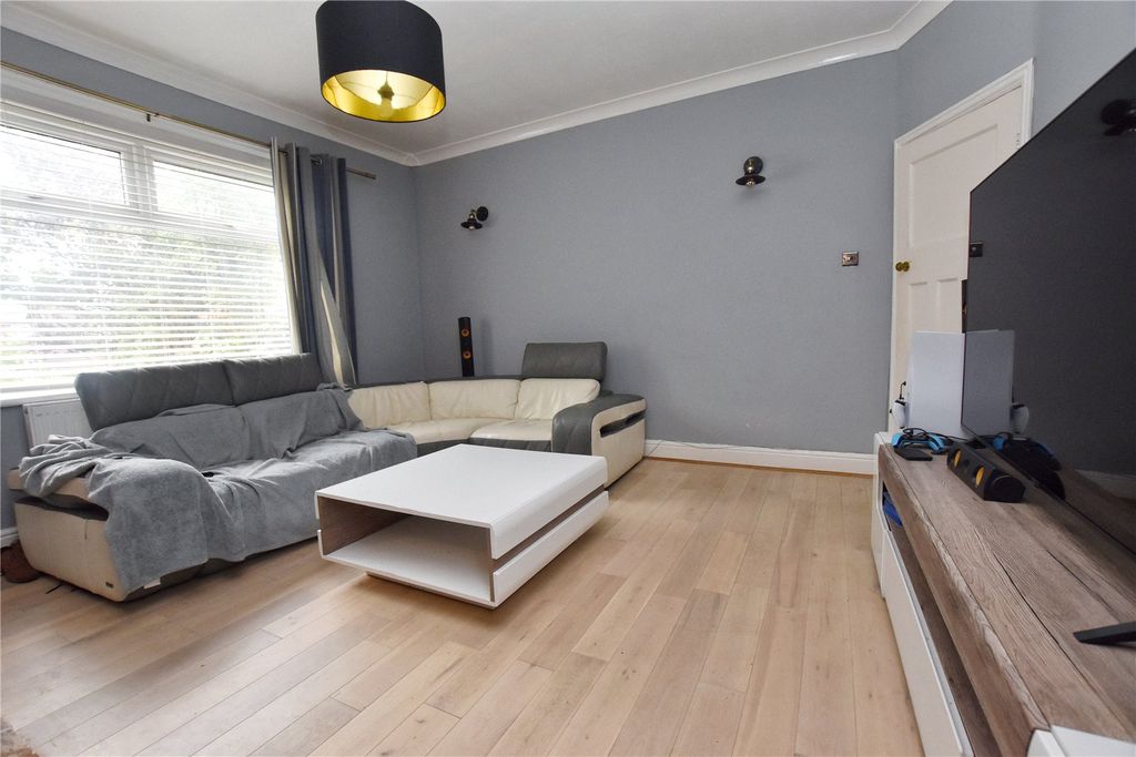 Property photo 3 of 17 Picture No. 13