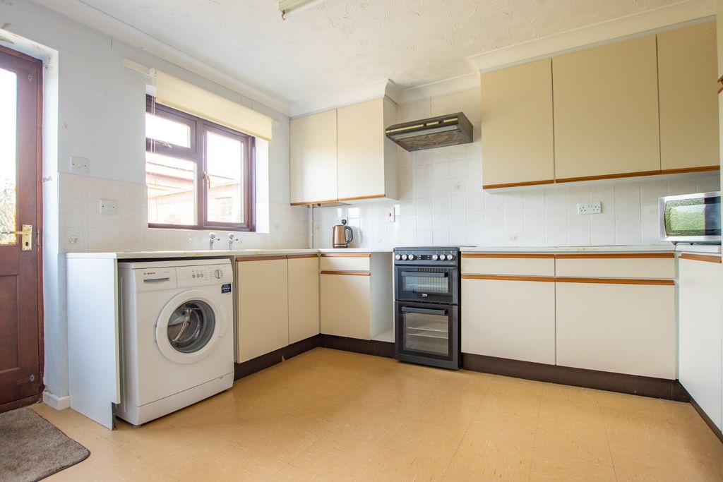 Property photo 3 of 12 4264766