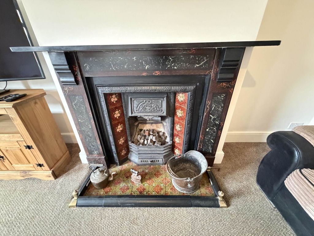Property photo 3 of 13