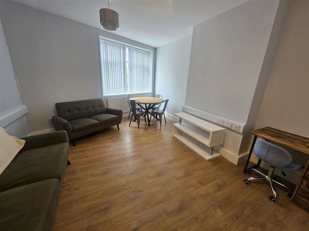 Property photo 2 of 9 1000049604.Jpg