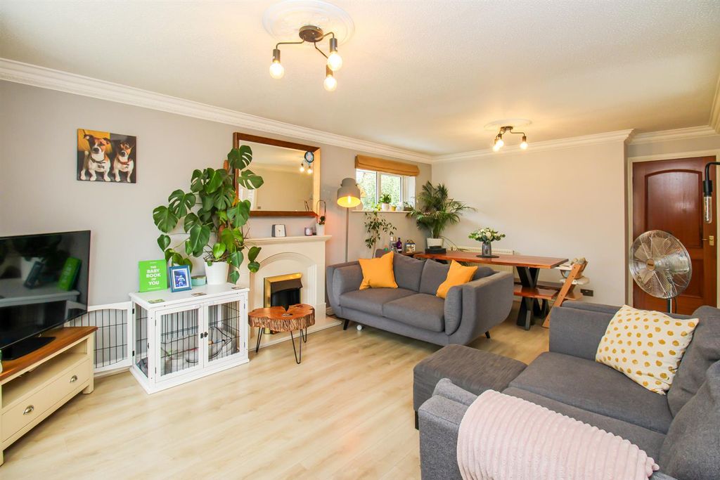 Property photo 3 of 15 Living Room