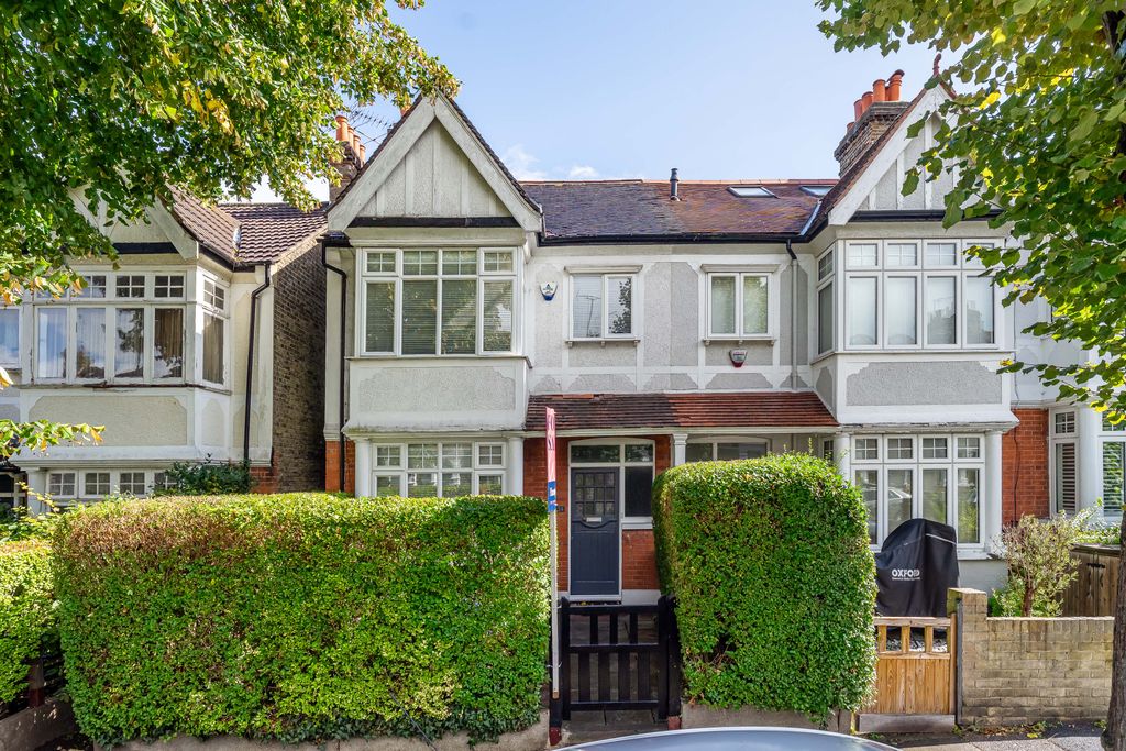 Property photo 1 of 11
