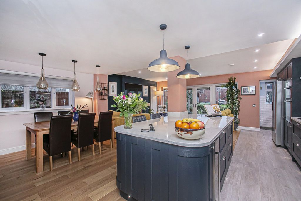 Property photo 3 of 43