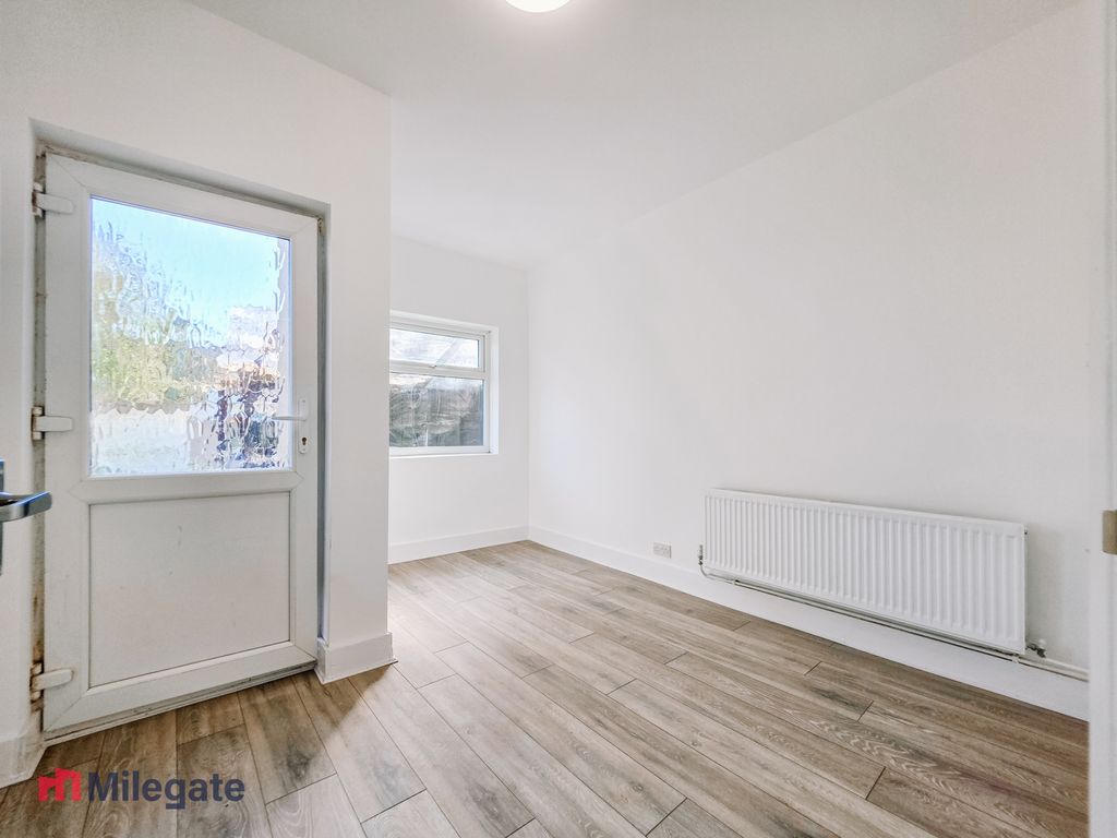 Property photo 3 of 5 Photo 3