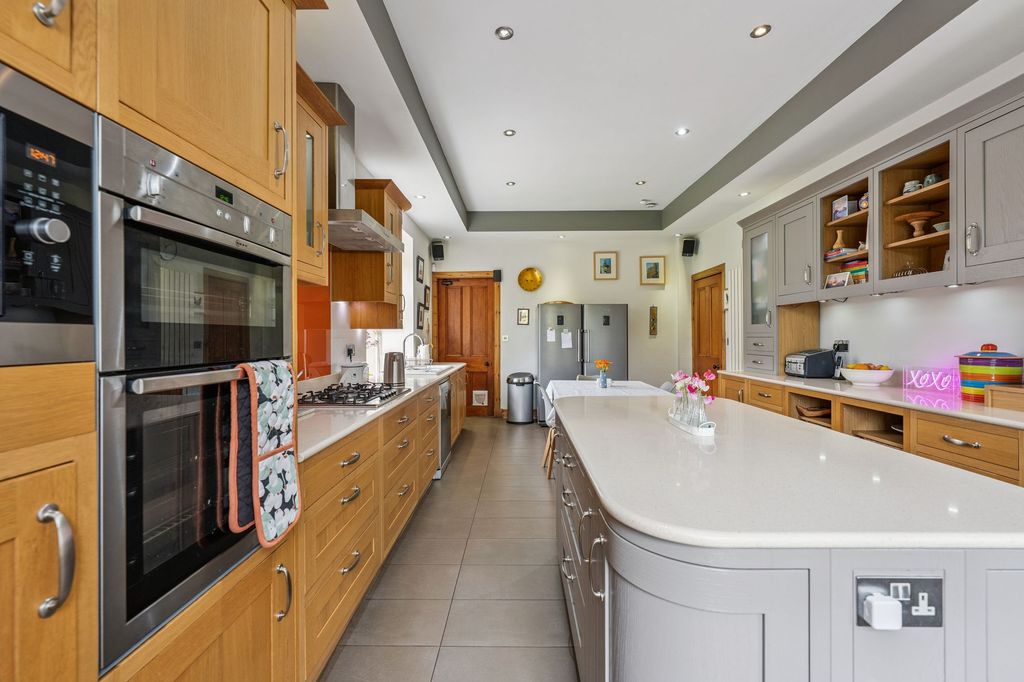 Additional image 11 of 5 bed detached house for sale17 Monreith Road, Newlands, Glasgow G43