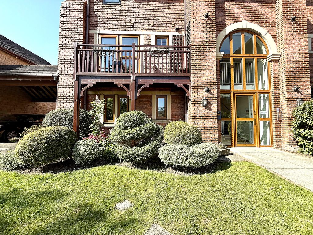 Property photo 2 of 25