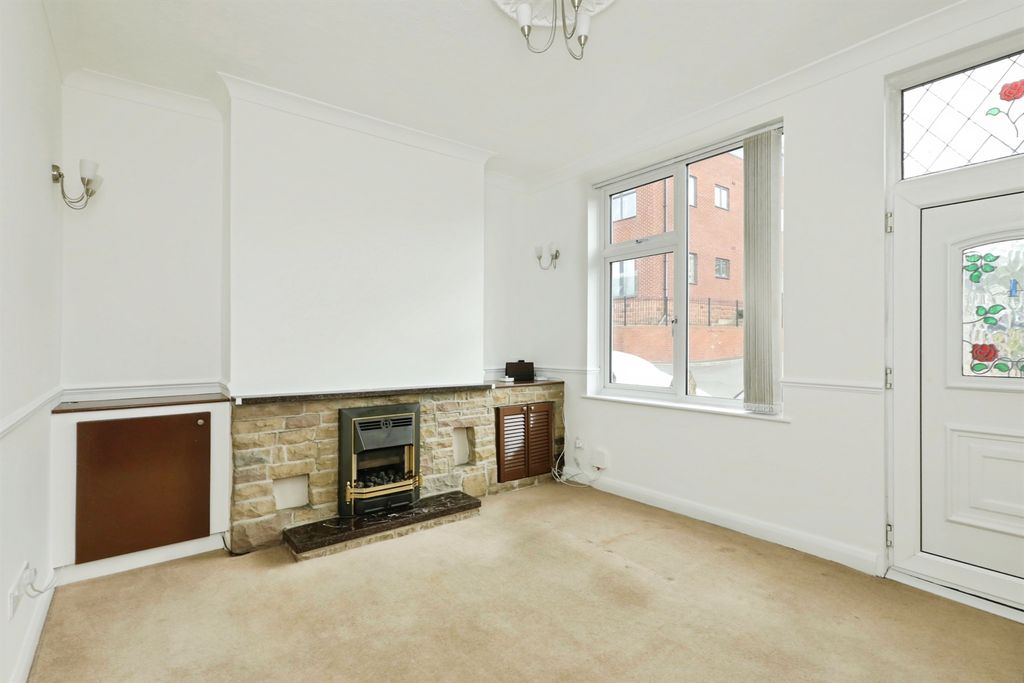 Property photo 2 of 12