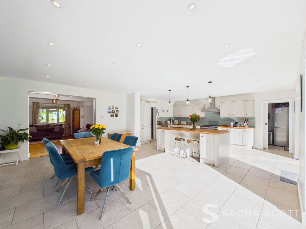 Property photo 2 of 37 Kitchen / Breakfast / Diner