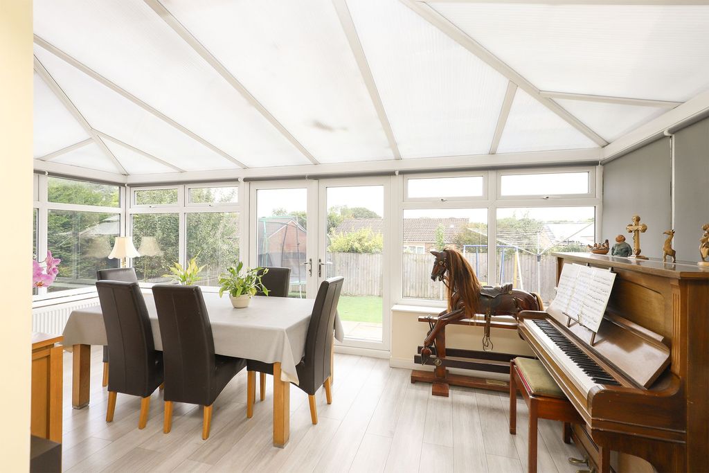 Property photo 2 of 23