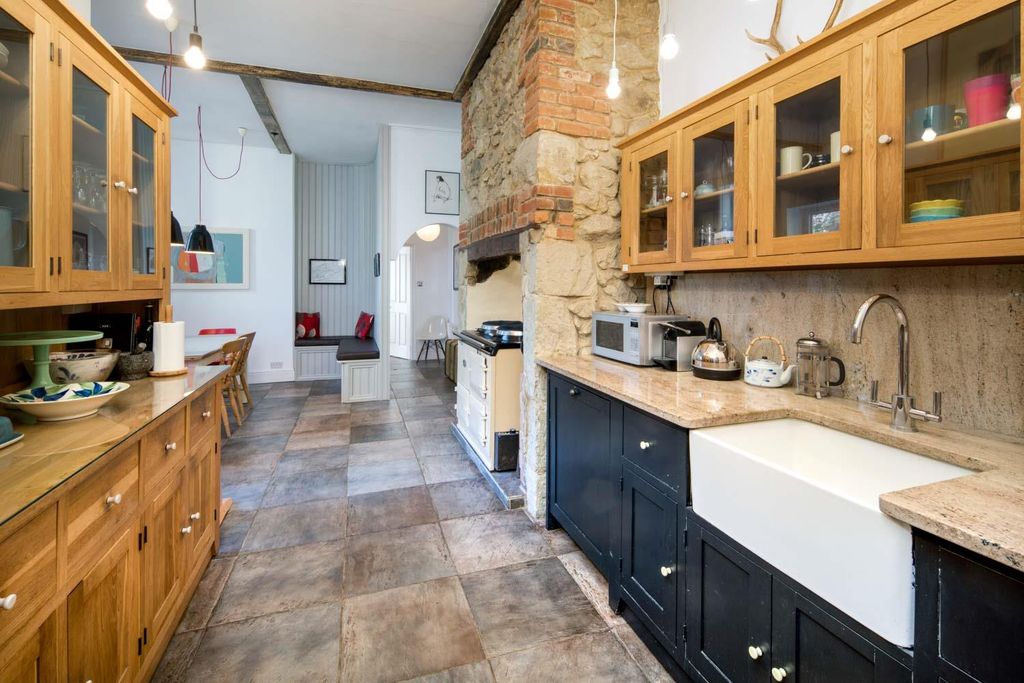 Property photo 3 of 15 Kitchen