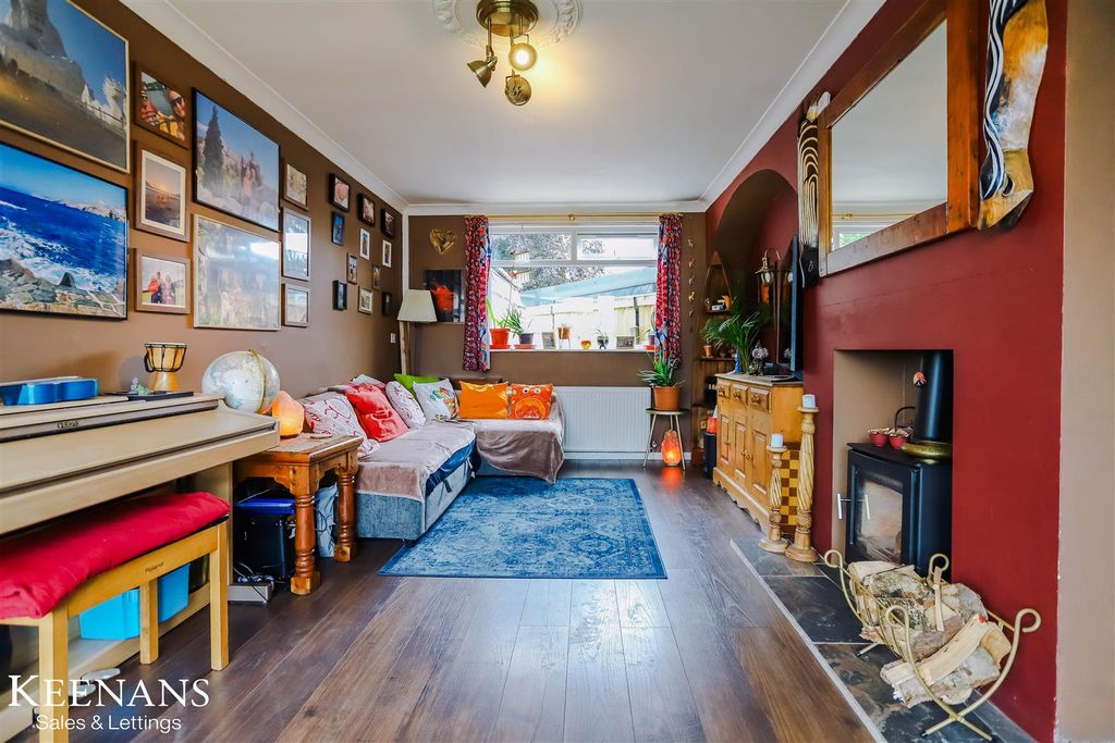 Property photo 3 of 32 4.Jpg