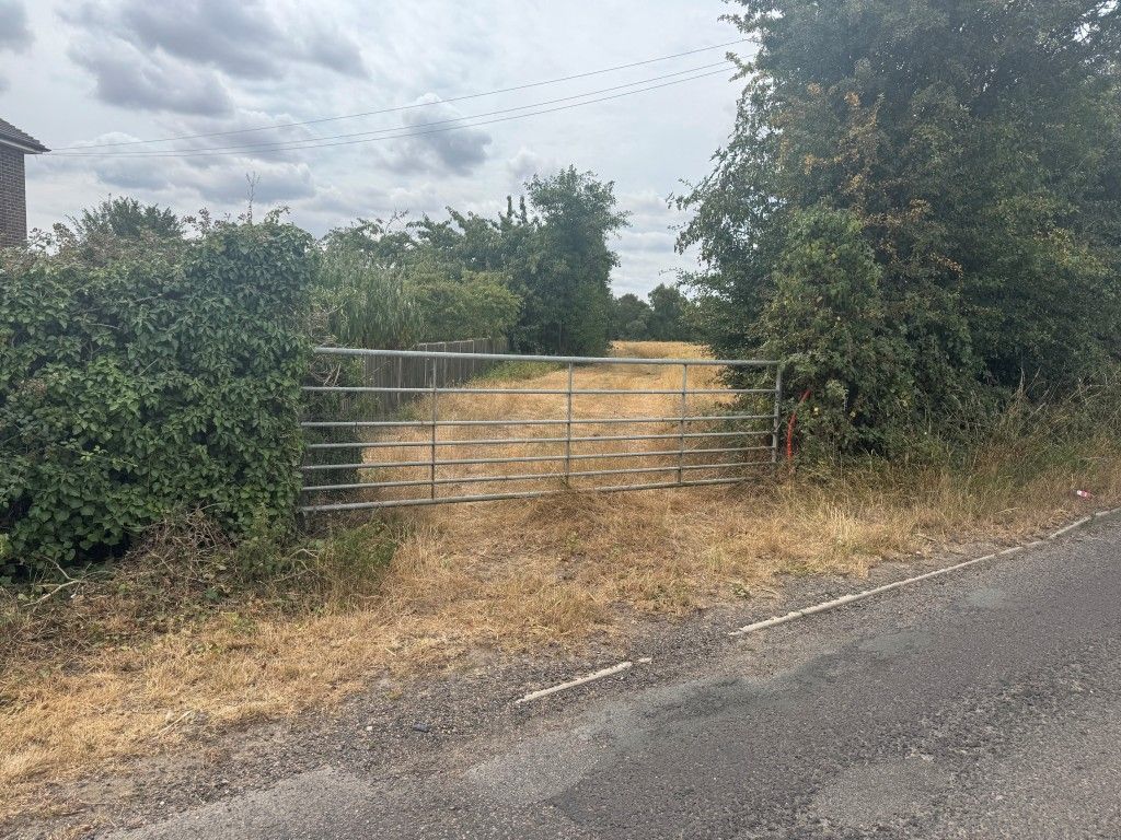 Property photo 1 of 8 Gate To The Land