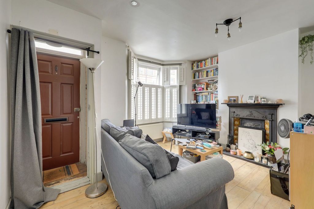 Property photo 2 of 12
