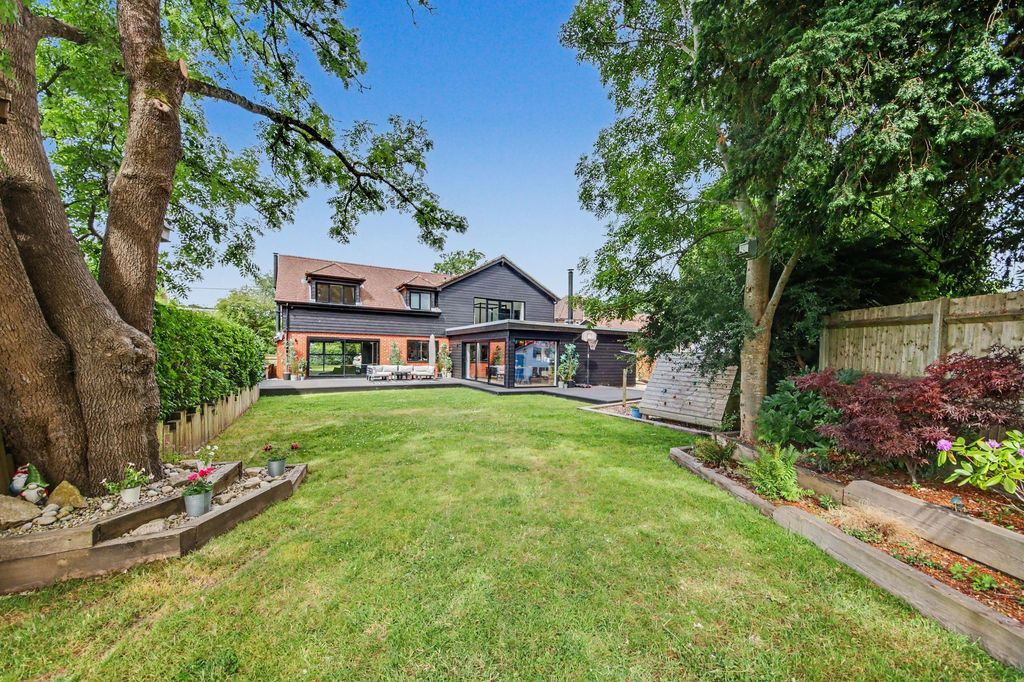 Property photo 1 of 27