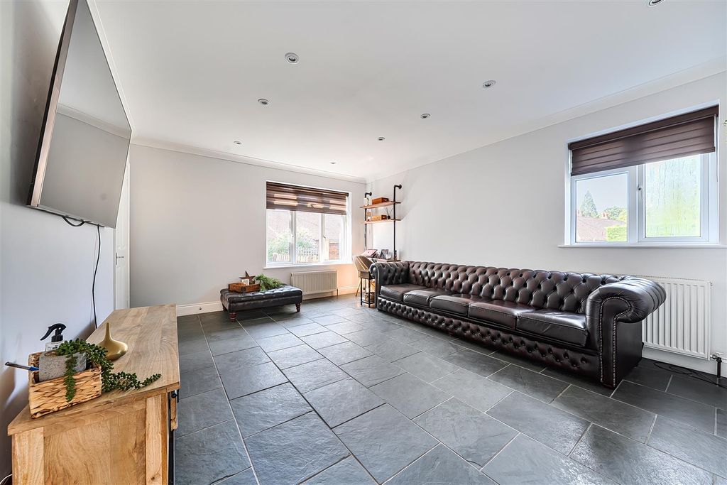 Property photo 3 of 22 1486702-13-6A4cc01c2Ebb6.Jpg