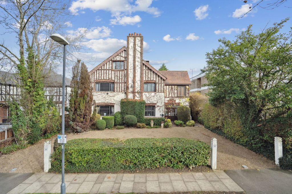 Additional image 27 of 7 bed detached house for saleThe Avenue, Hatch End, Pinner HA5