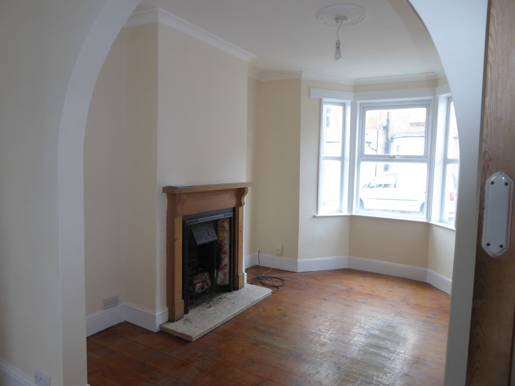 Property photo 2 of 11 Lounge