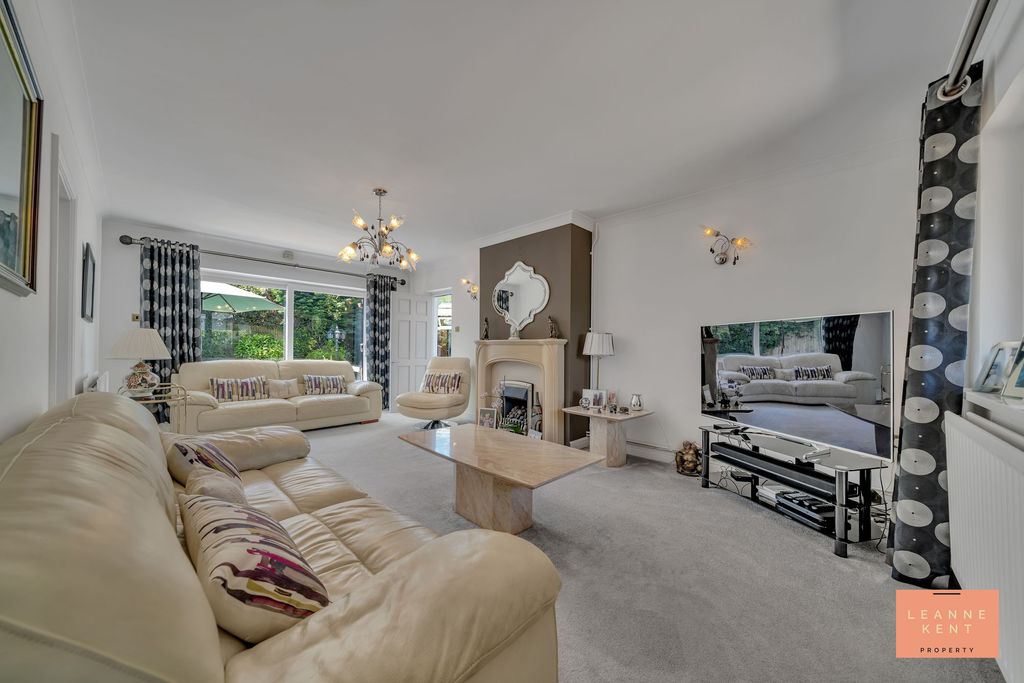 Property photo 2 of 52