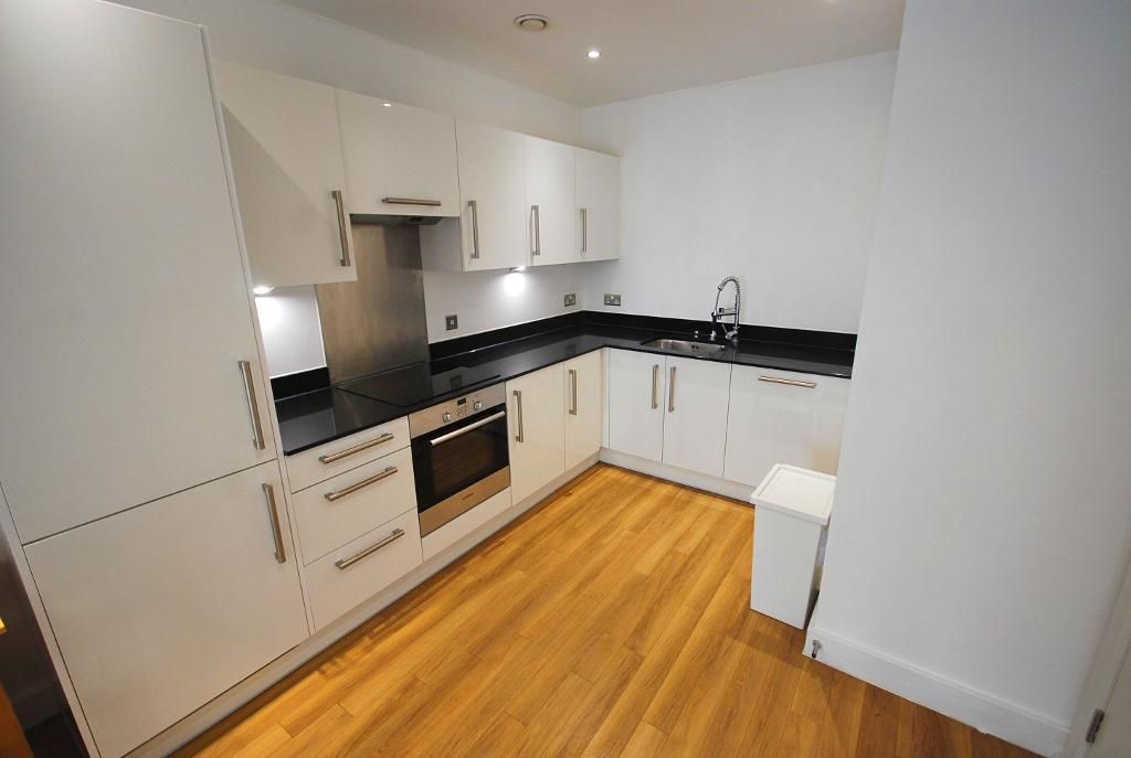 Property photo 1 of 10 Kitchen