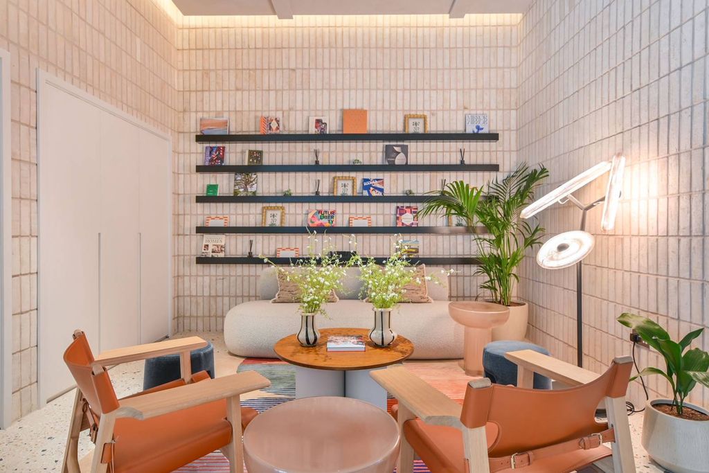 Property photo 1 of 28