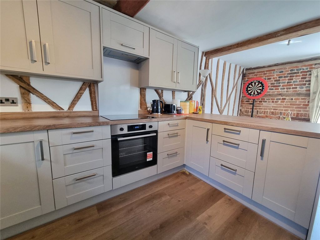 Property photo 2 of 17 Refitted Kitchin
