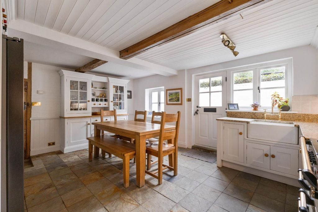 Property photo 3 of 23 Kitchen/Dining