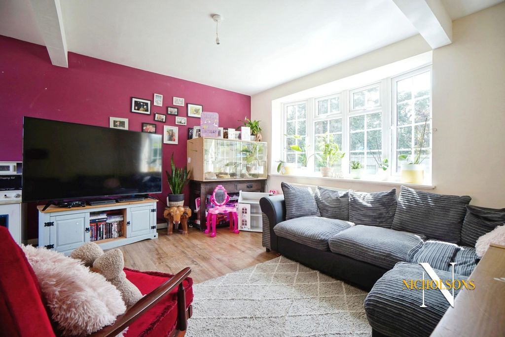Property photo 3 of 17 3233349