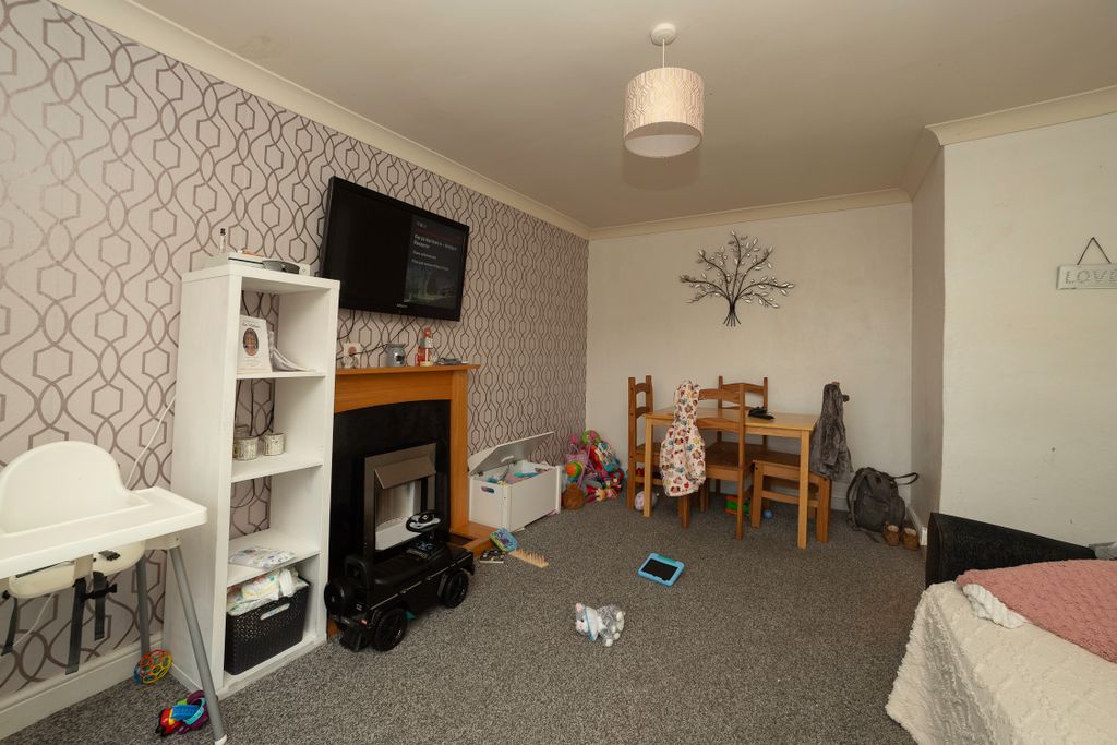 Property photo 3 of 13