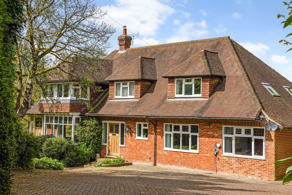 Property photo 1 of 42