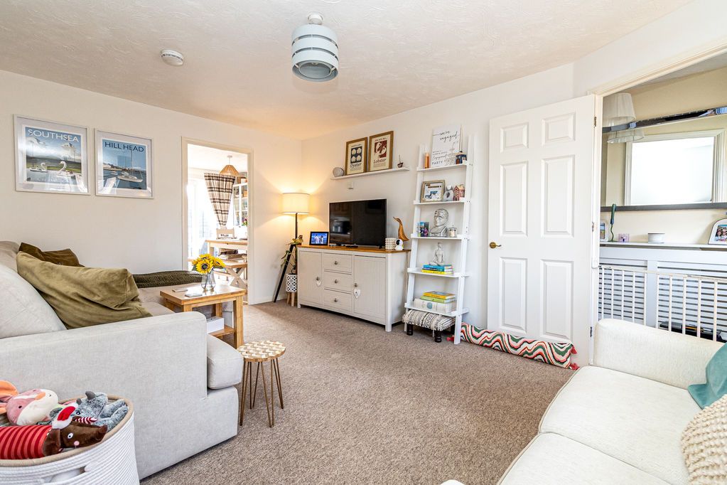 Property photo 3 of 29 .