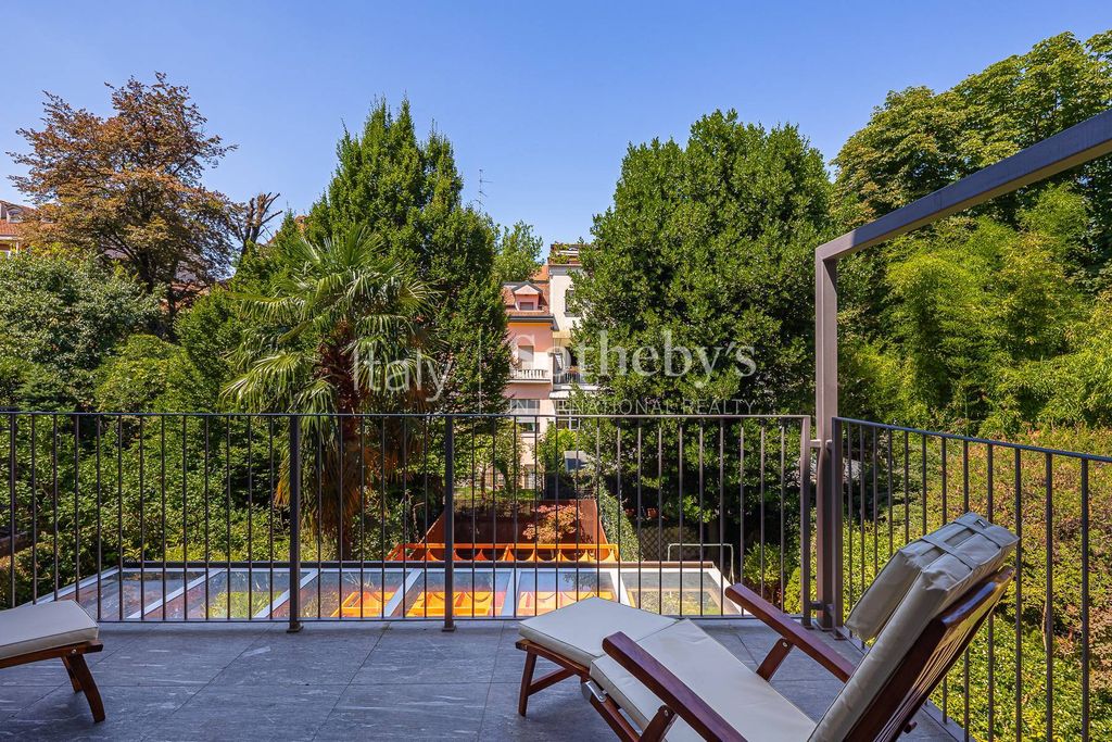 Property photo 2 of 28