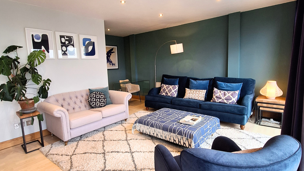 Property photo 1 of 12 Cover