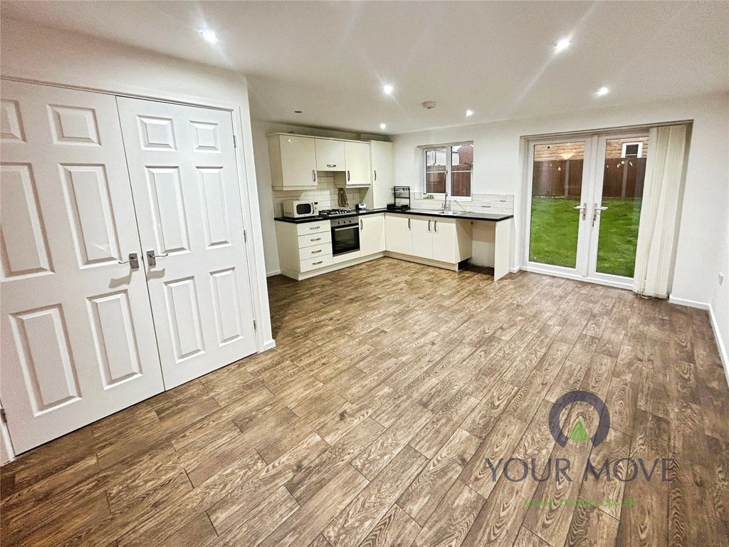 Property photo 3 of 19 Kitchen Diner