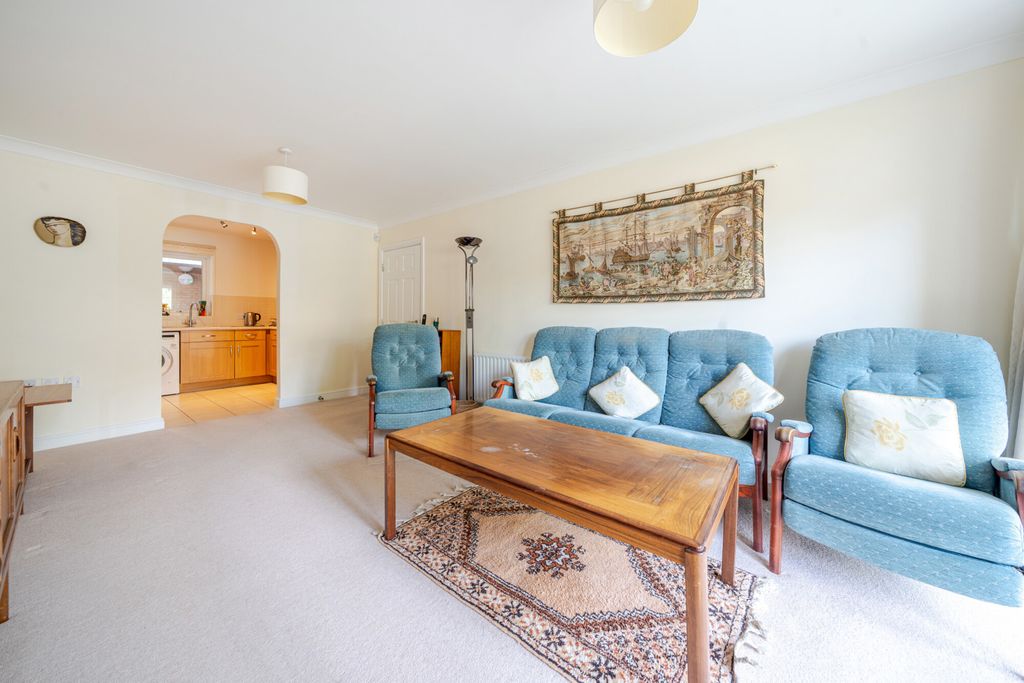 Property photo 3 of 12 1332483-10-688A0c...