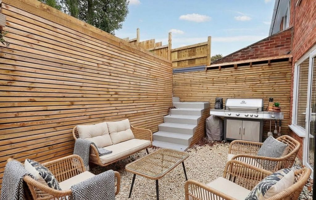 Property photo 2 of 20 Garden (Virtually Furnished)