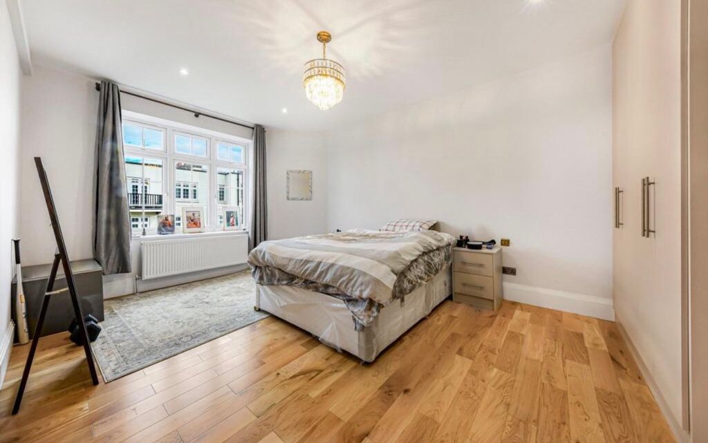 Property photo 3 of 6