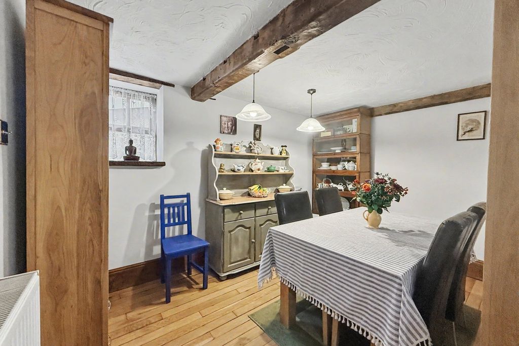 Property photo 3 of 24