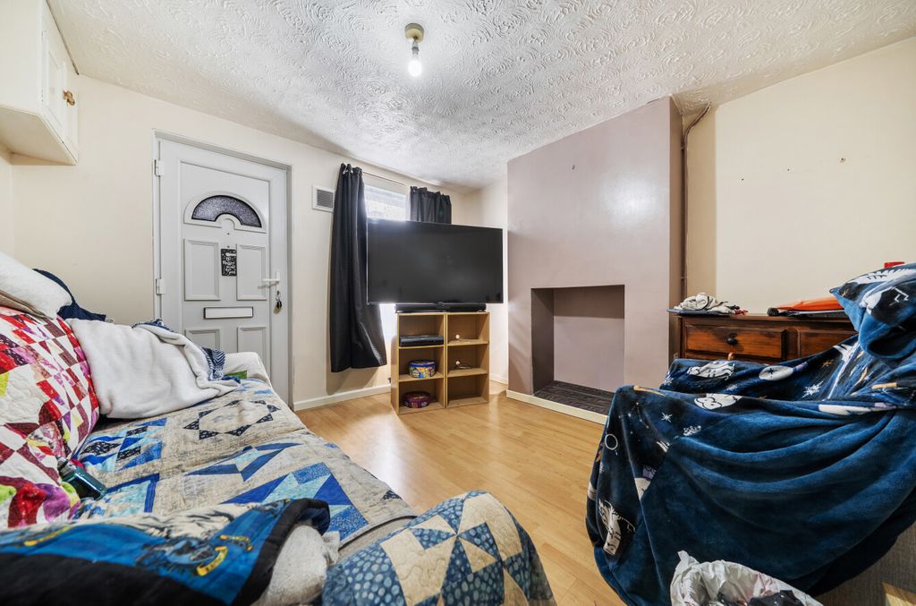 Property photo 3 of 11 1-6A984B91E31F2-1...