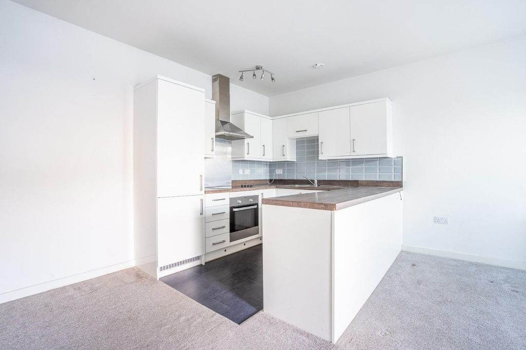 Property photo 2 of 14 Kitchen