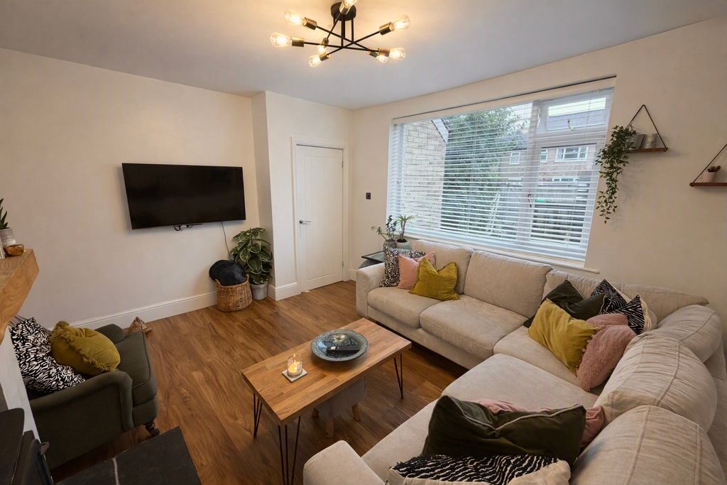 Property photo 3 of 12