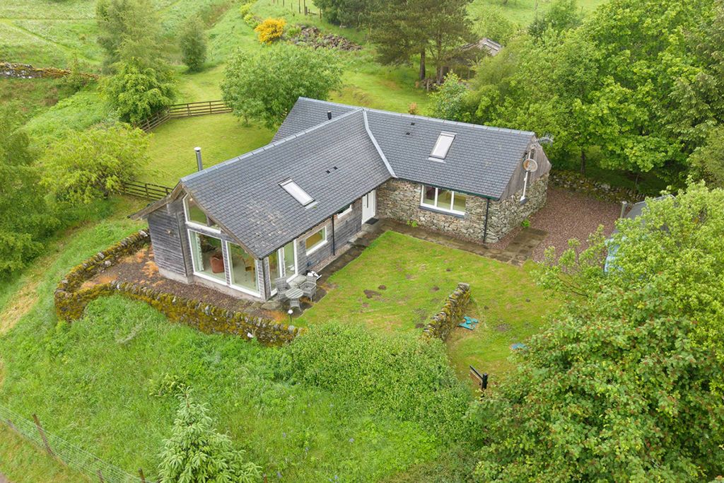 Property photo 2 of 40