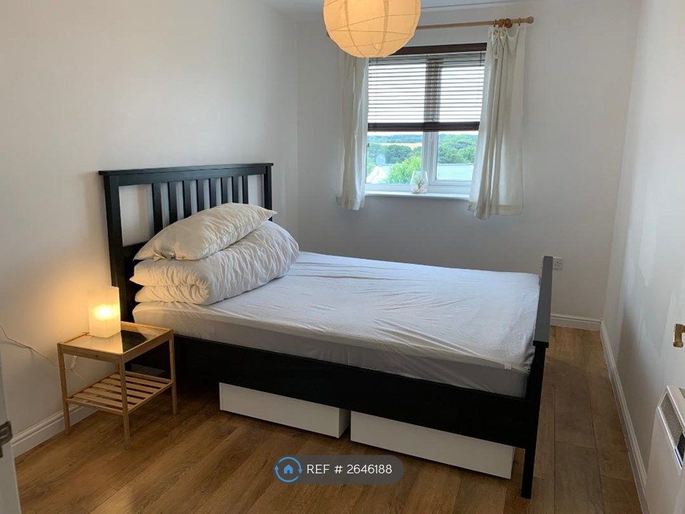 Property photo 2 of 8 Small Bedroom