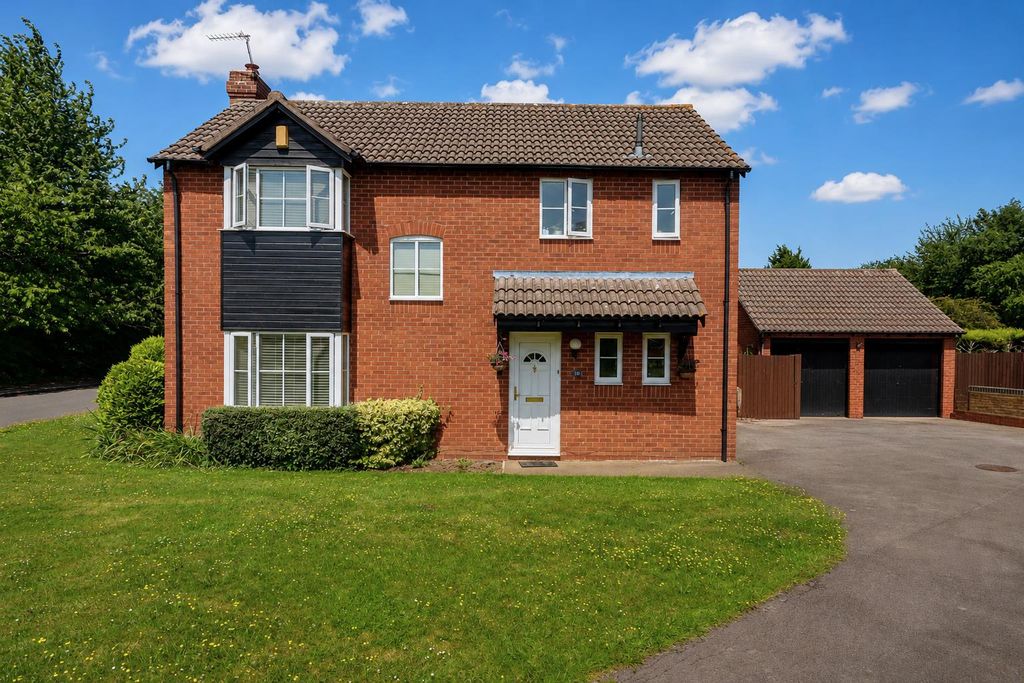 Property photo 1 of 16 Appleton Way.Png