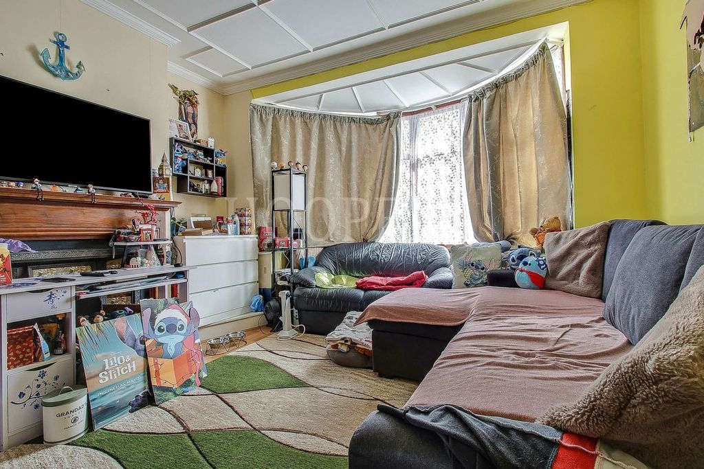 Property photo 2 of 8